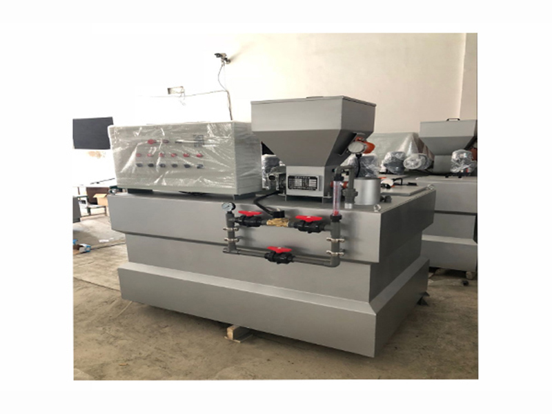 用戶選用全自動加藥裝置時需根據(jù)系統(tǒng)投加溶液量來確定選用規(guī)格